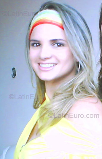 Date this attractive Brazil girl Natalia from Joao Pessoa BR1250