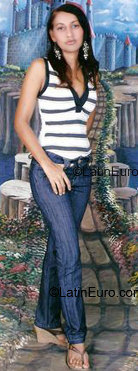 Date this athletic Colombia girl Carolina from Fundacion CO993