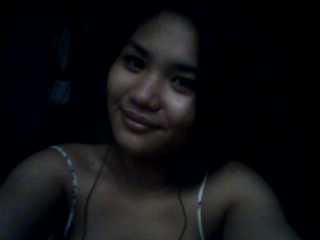 Date this hard body Philippines girl Lezi from Badoc PH87