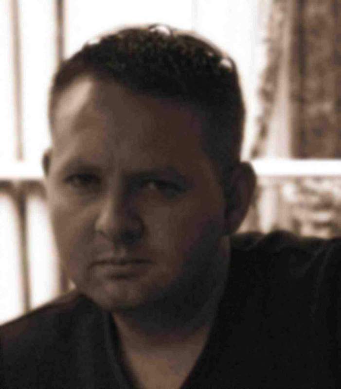 Date this voluptuous United Kingdom man T from  GB172