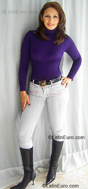 Date this pretty Colombia girl Ibeth from Bogota CO1066