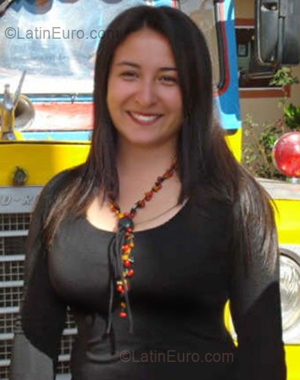Date this good-looking Colombia girl Luz Angela from Bogota CO1108