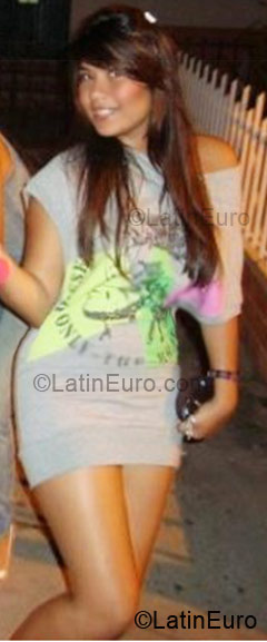 Date this hard body Colombia girl Laura from Bucaramanga CO1141