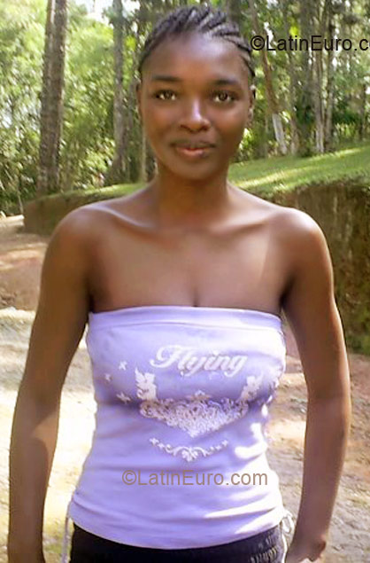 Date this lovely Brazil girl Tamires from Sao Paulo BR1433