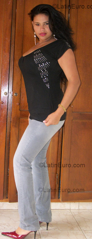Date this hot Colombia girl Leidy from Barranquilla CO1178