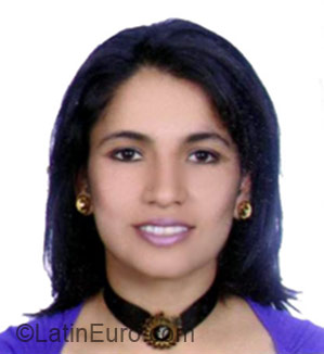 Date this attractive Colombia girl Lina Matilde from Duitama CO1191