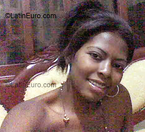 Date this athletic Dominican Republic girl Silena Lois from La Vega DO1264