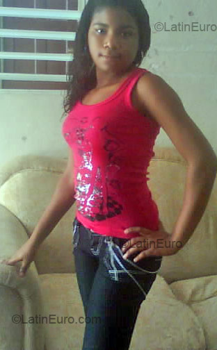 Date this beautiful Dominican Republic girl Juleinny from Santo Domingo DO1343