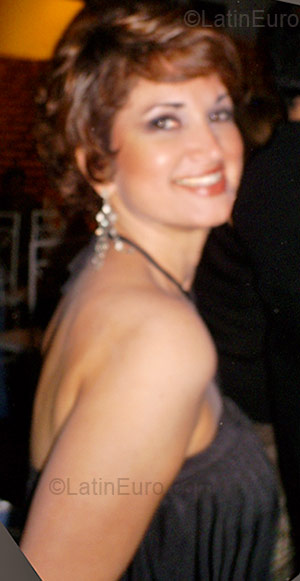 Date this charming Brazil girl Ana Lucia from Rio de Janeiro BR1527