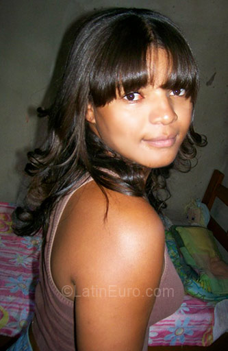 Date this young Brazil girl Gislene from Minacu BR1589