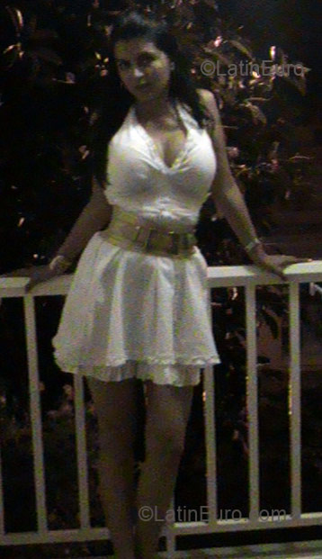 Date this lovely Colombia girl Adriana Carolina from Villavicencio CO1340