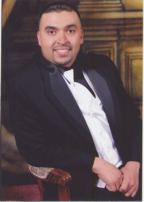 Date this delightful United States man Gustavo from Los Angeles US3633