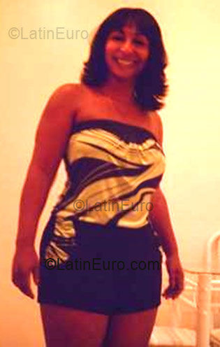 Date this exotic Brazil girl Elaine from Curitiba BR1647