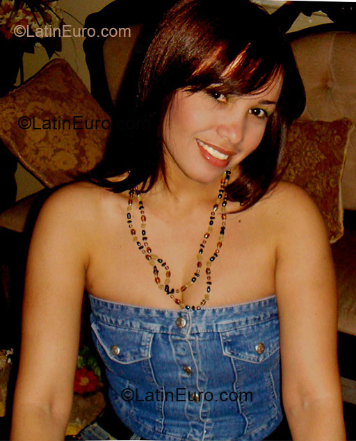Date this delightful Dominican Republic girl Carmen Luisa from La Vega DO1588