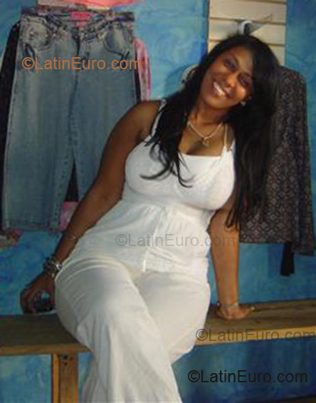 Date this athletic Dominican Republic girl Elisabeth from Santiago DO1592