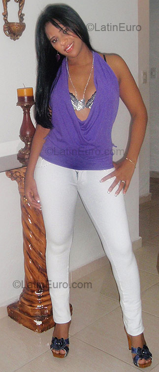 Date this good-looking Dominican Republic girl Carmen from Santiago DO1648
