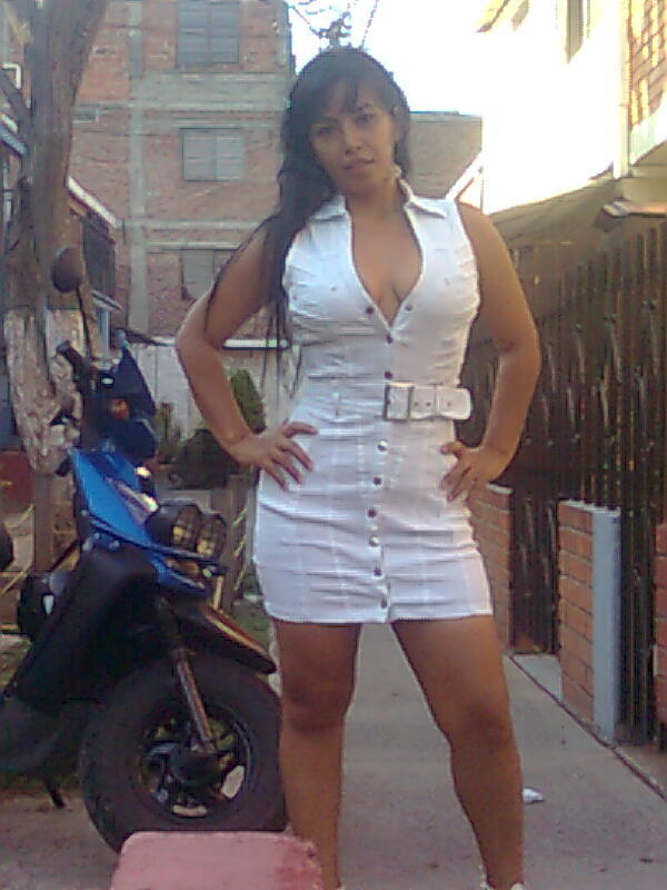 Date this pretty Colombia girl Samy29 from Cali CO1500