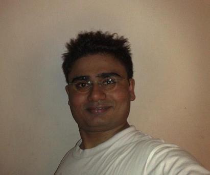 Date this georgeous Malaysia man Praveen from Kuala Lumpur MY21