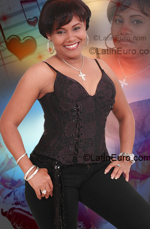 Date this charming Dominican Republic girl Maria from San Pedro De Macoris DO1713