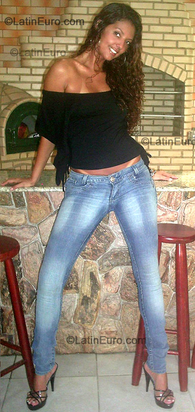 Date this delightful Brazil girl Alessandra Aparecida from Sao Goncalo BR3623