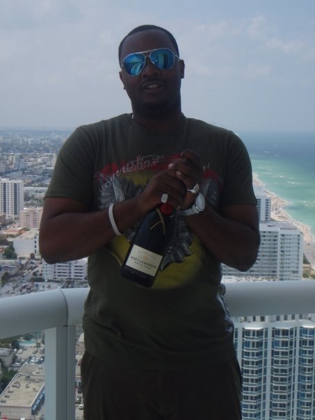 Date this pretty United States man Kimani from Los Angeles US4120