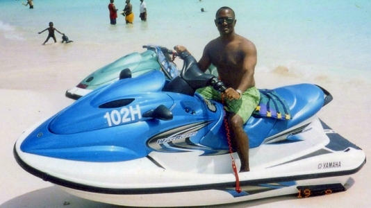 Date this happy United States man Mrparadox from Boston US4125