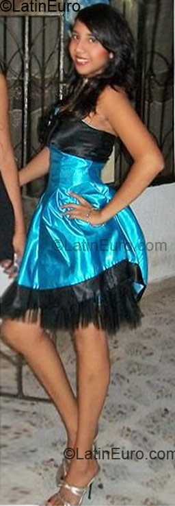 Date this pretty Colombia girl Stefhania from Barranquilla CO1616