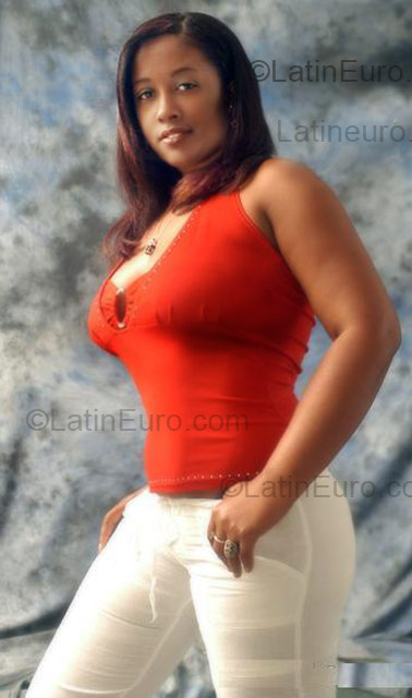 Date this happy Dominican Republic girl Kathi Cristina from Santo Domingo DO1834