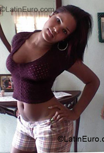 Date this funny Dominican Republic girl Loverni from santo domingo DO1837