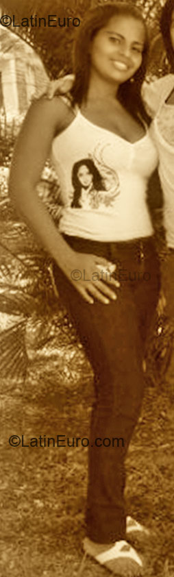 Date this stunning Colombia girl Lorena from Cali CO1633