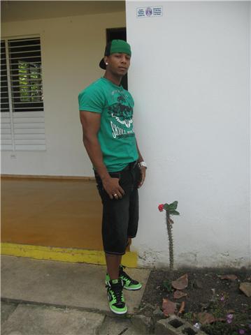 Date this lovely Dominican Republic man Rafael from Santo Domingo DO1902