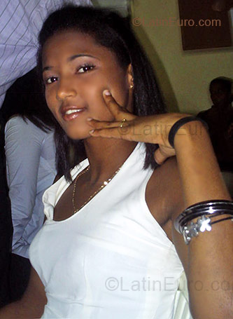 Date this delightful Dominican Republic girl Madeli from Santo Domingo DO1908