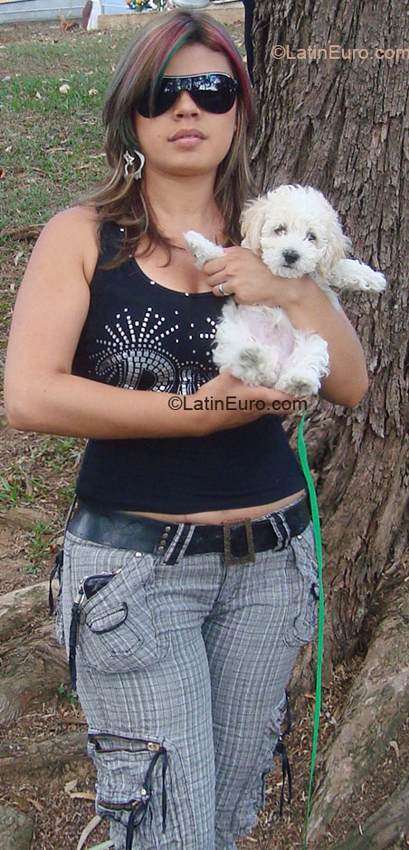 Date this pretty Colombia girl Astrid Yolanda from Medellin CO1666