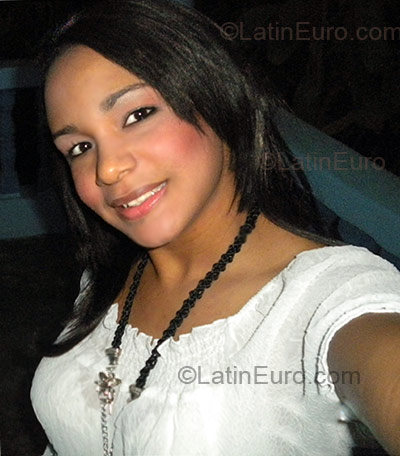 Date this voluptuous Dominican Republic girl Emilsis from  DO2043