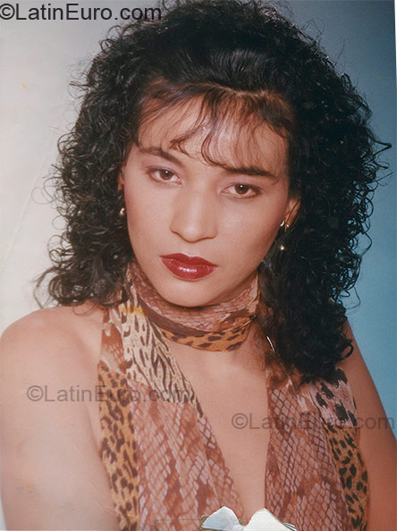 Date this good-looking Brazil girl Claudia from Juiz de Fora BR1886