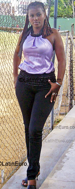 Date this hot Dominican Republic girl Ana Luisa from Santo Domingo DO2129