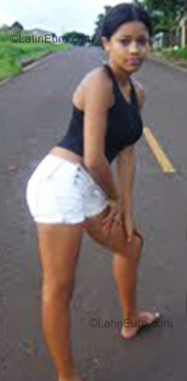 Date this lovely Brazil girl Suelen from Maringa BR1917
