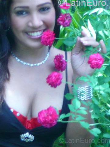Date this hot Dominican Republic girl Ana Silva from Santiago DO2221