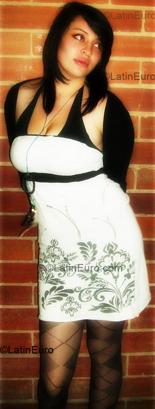 Date this lovely Colombia girl Lorena from Bogota CO1858