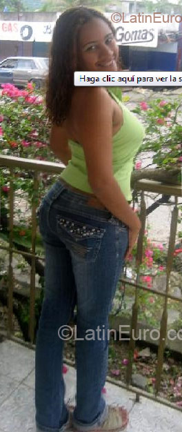 Date this georgeous Dominican Republic girl Denisse patricia from Nagua DO2240