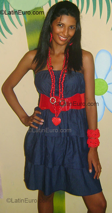 Date this voluptuous Colombia girl Magda Lucia from Cartagena CO1874