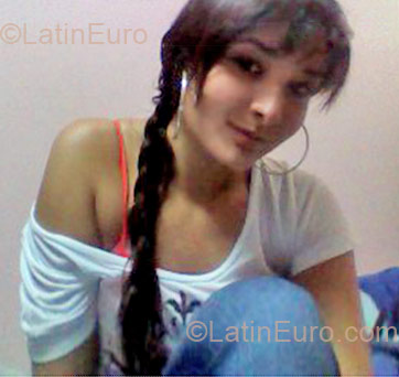 Date this young Colombia girl Carolina from Pereira CO1932