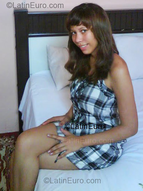 Date this lovely Brazil girl Hilary from Salvado BR2008