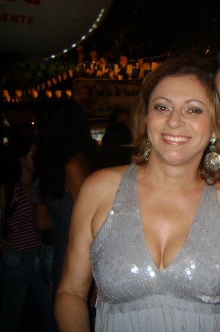 Date this voluptuous Brazil girl Mariazinha from Aracaju BR2031
