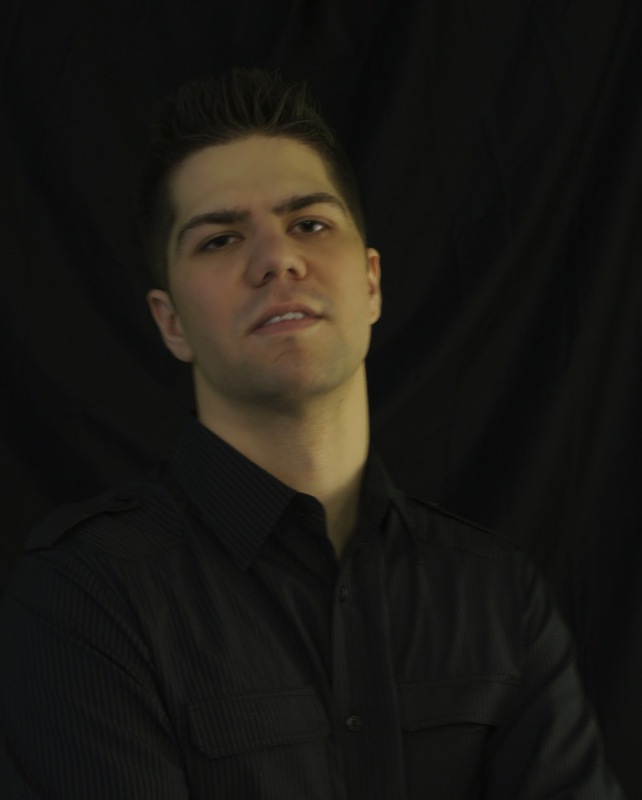 Date this charming United States man Miguel from Woodland US4893