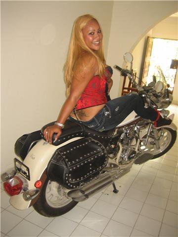 Date this charming Dominican Republic girl Pamela from San Pedro De Macoris DO2450