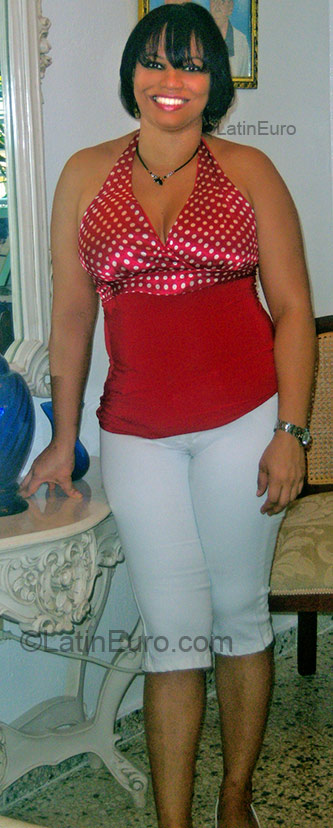 Date this gorgeous Dominican Republic girl Perla from Santo Domingo DO2475
