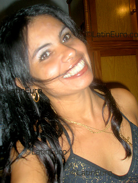 Date this good-looking Brazil girl Alessandra from Vila Nova BR2119