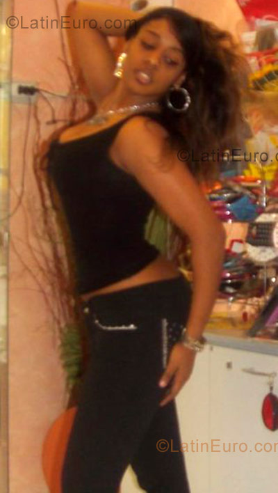 Date this foxy Italy girl Gisselle from Frosinone IT76