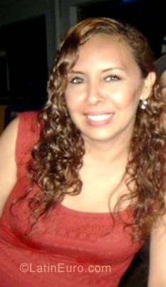 Date this pretty Colombia girl Eliana from Barranquilla CO2469